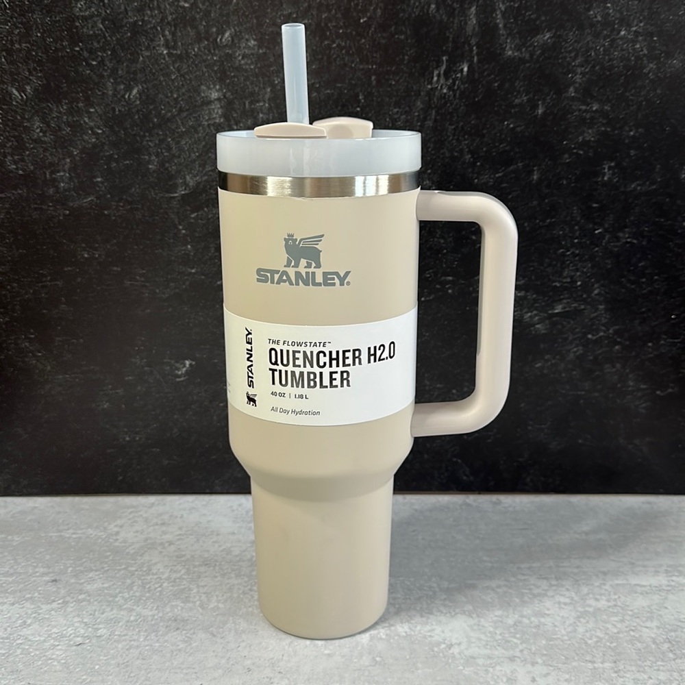 Stanley RARE 40oz Quencher H2.0 Flowstate Tumbler (Soft Matte)